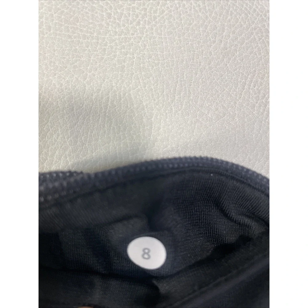 Lululemon‎ gray and black textured athletic capri leggings Size 8